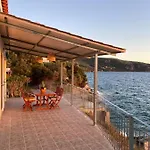 Sea House Kitries 度假居