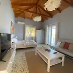 Sea House Kitries 度假居 *