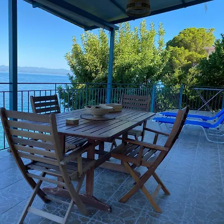 Sea House Kitries