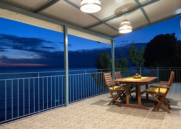 Nyaraló Sea House Kitries *
